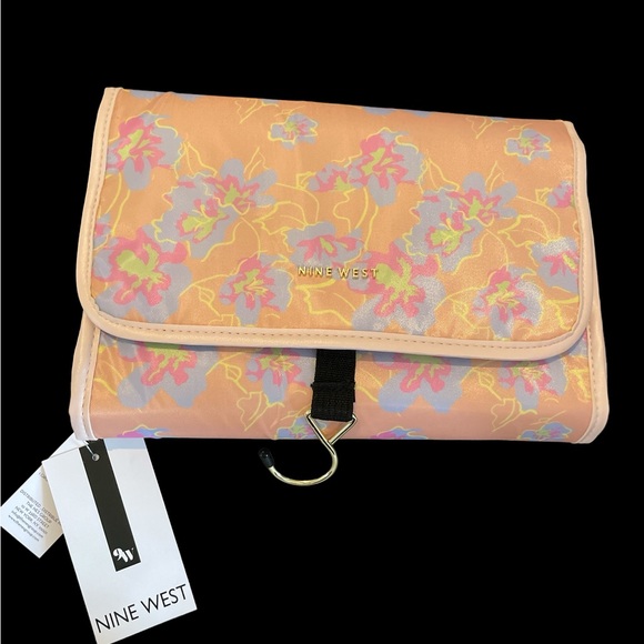 NINE WEST Cosmetic travel hanging organizer - Picture 1 of 3